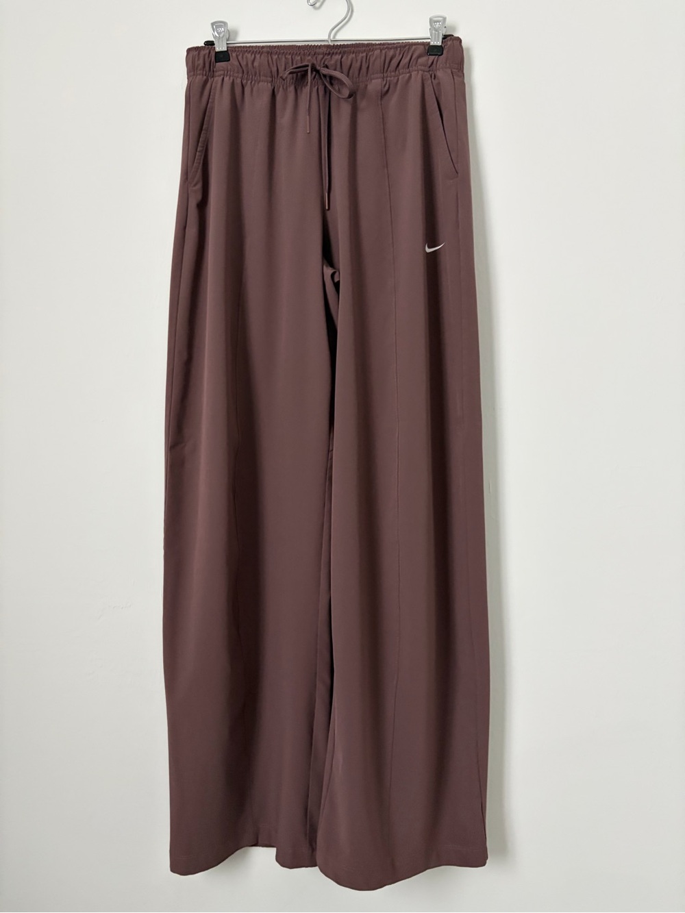 Nike Men's Maroon Wide-Leg Jogger Pants
